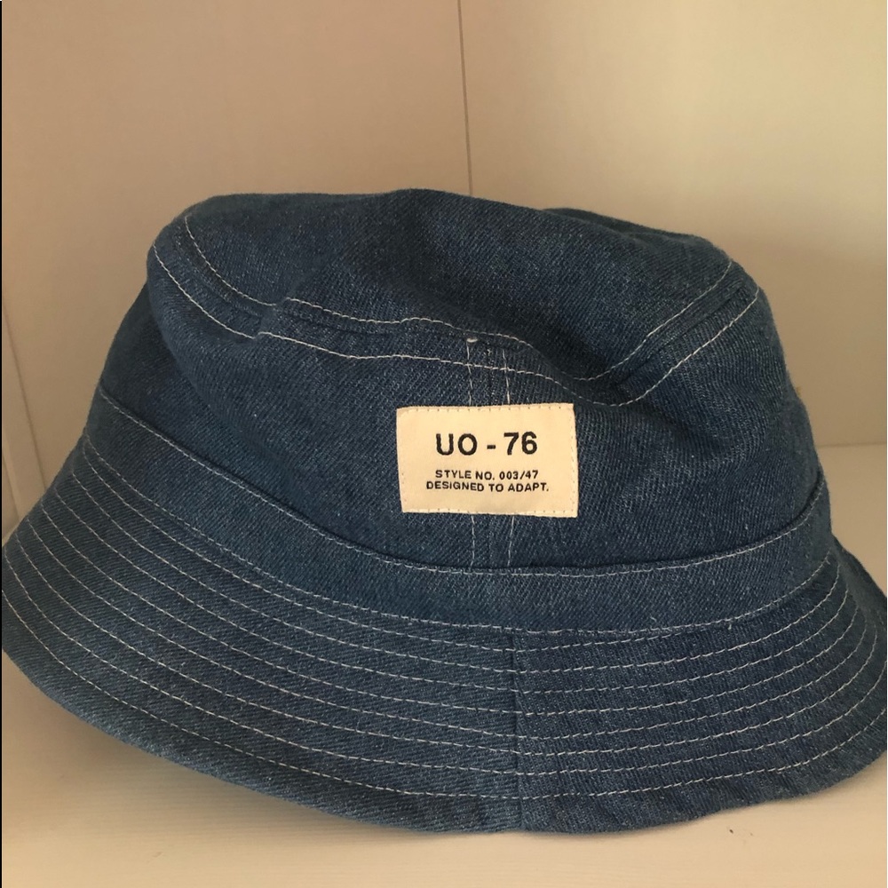 Urban Outfitters bucket hat